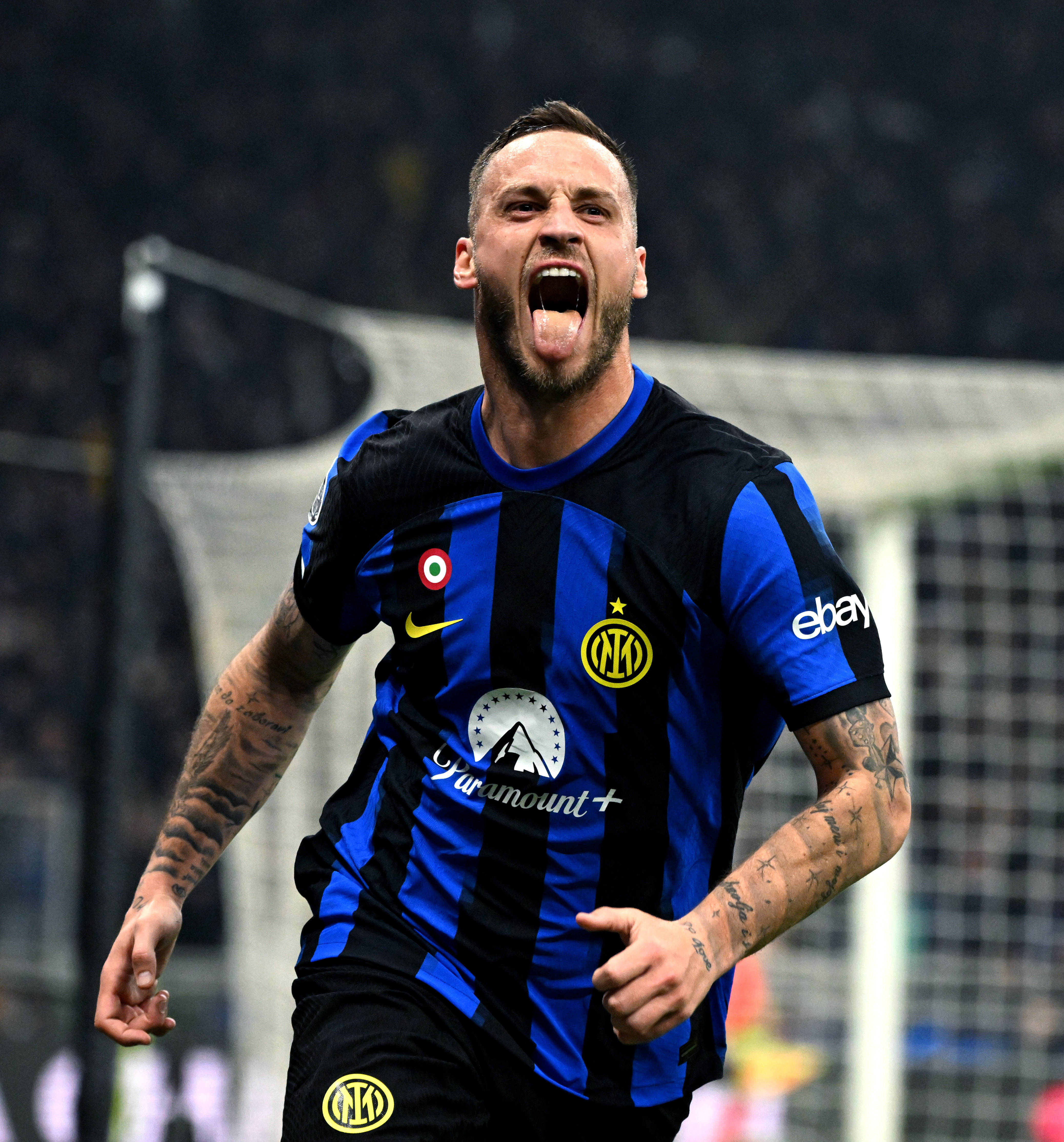 随着梁靖崑+王楚钦2-1获胜，成都混合团体世界杯！国乒8-4德国队