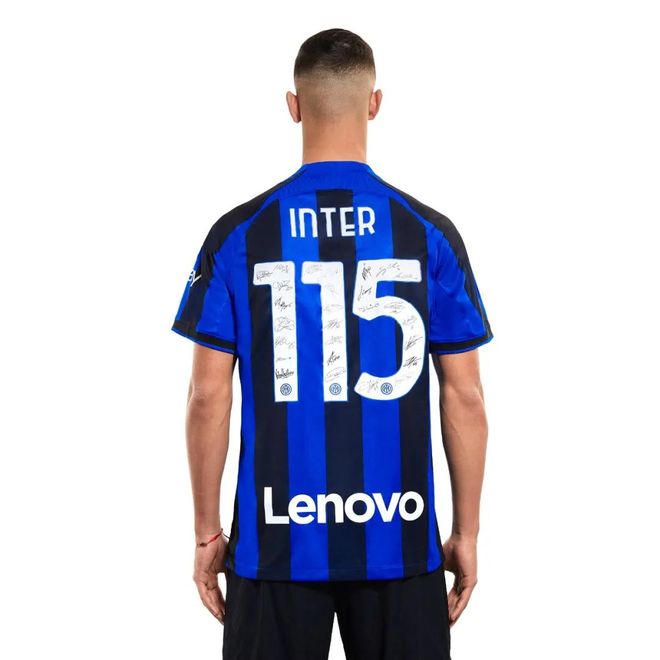 前阿森纳与切尔西后卫赞Declan Rice是顶级中场，却认为巴黎圣日耳曼的Vitinha更胜一筹（前阿森纳、切尔西后卫称赖斯已是顶级中场，但更看好巴黎的维蒂尼亚）