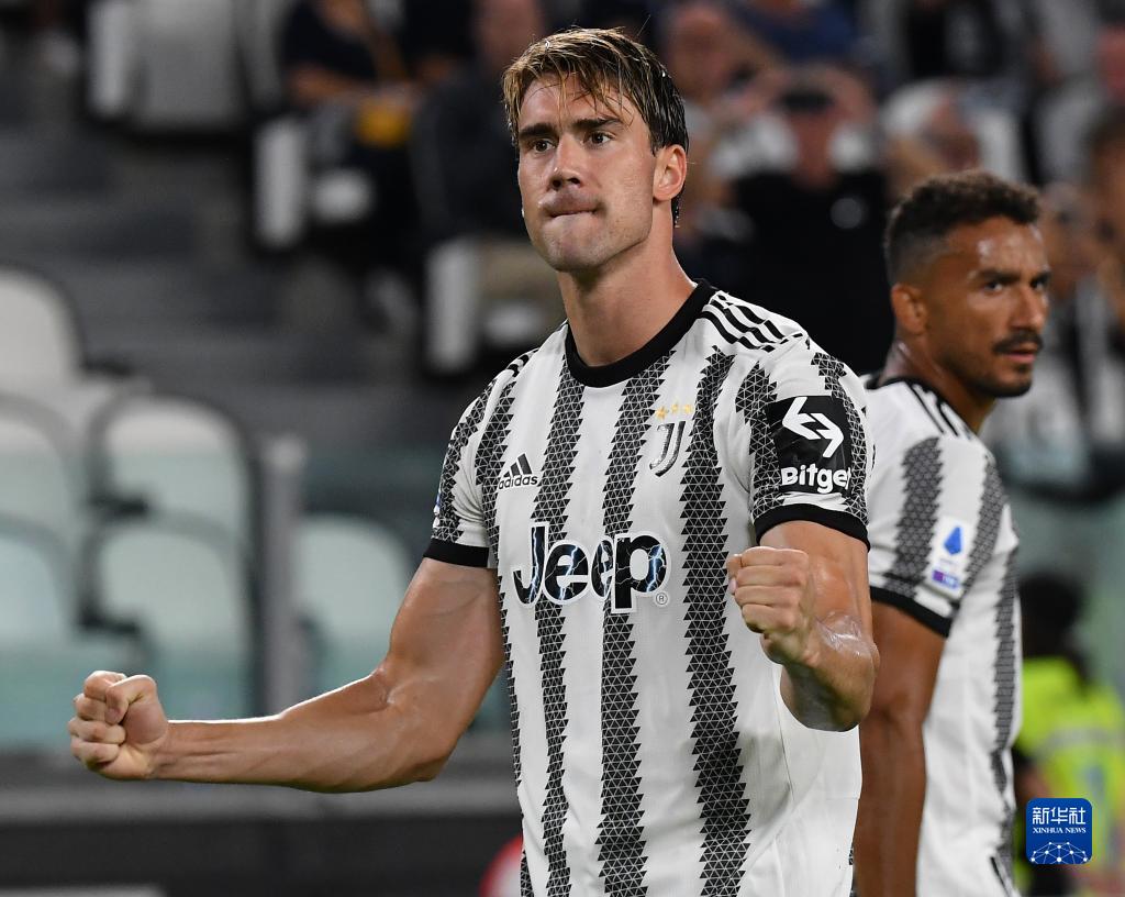 美职联半场：萨比、拉沃尔达破门，温哥华白浪2-0洛杉矶FC