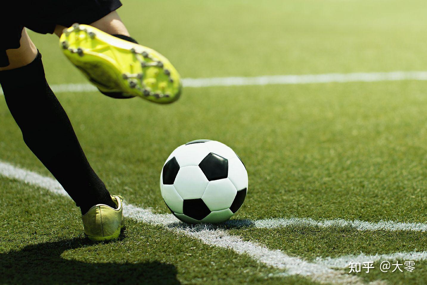 英媒：费迪南德称卢克-肖在曼联有重要地位，他需要证明自己