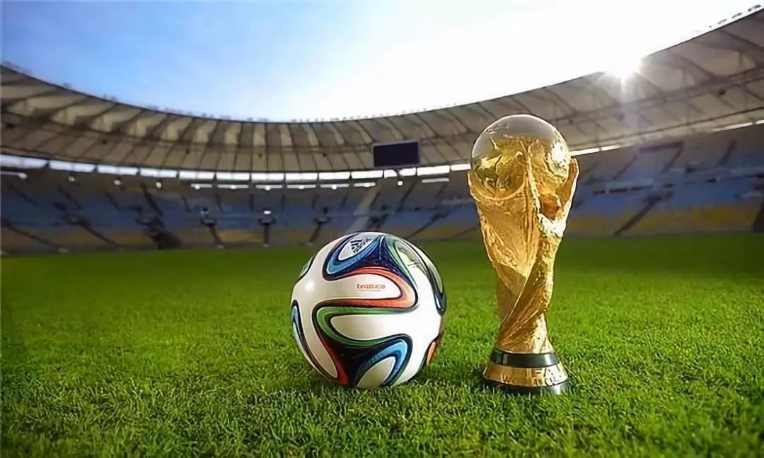 萨拉维亚：C罗是我的榜样，他是世界上任何运动员最好的代表（萨拉维亚盛赞C罗：我的榜样，也是全球运动员的最佳典范）