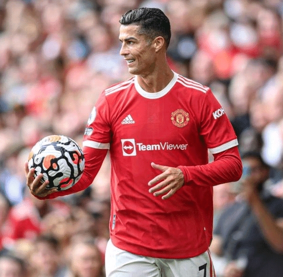 纳尼：葡萄牙队团结一致有很大机会夺冠；曼联能重返英超前四（纳尼：葡萄牙齐心夺冠可期；曼联有望重返英超前四）