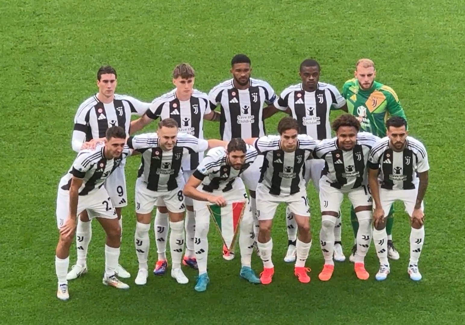 替补上阵，国米两位小将斯皮纳塞和博沃上演一线队首秀