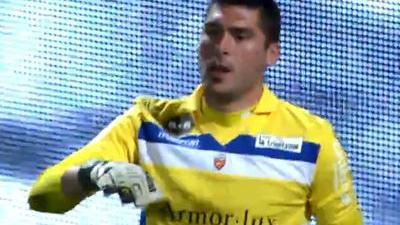 成都蓉城教练组现场观战中韩战，徐正源、金亨镒在场