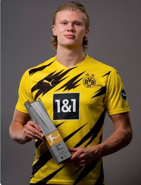 鲁尼：和特朗普打高尔夫时周围全是狙击手，还有防核逃生装置