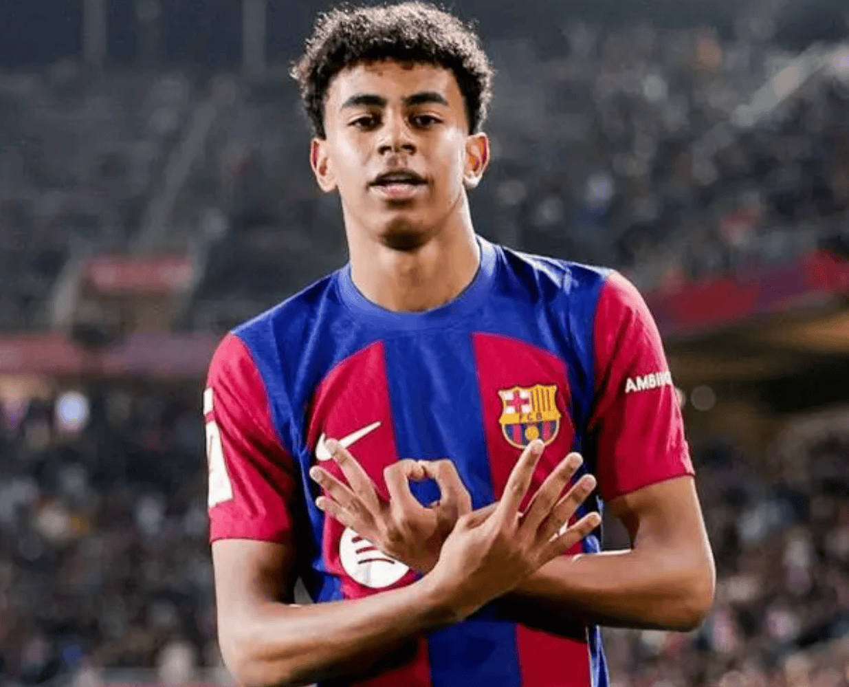 世体：欧足联批准巴萨重返诺坎普踢欧冠，首战对阵法兰克福（世体：欧足联同意巴萨回归诺坎普征战欧冠，首战迎战法兰克福）