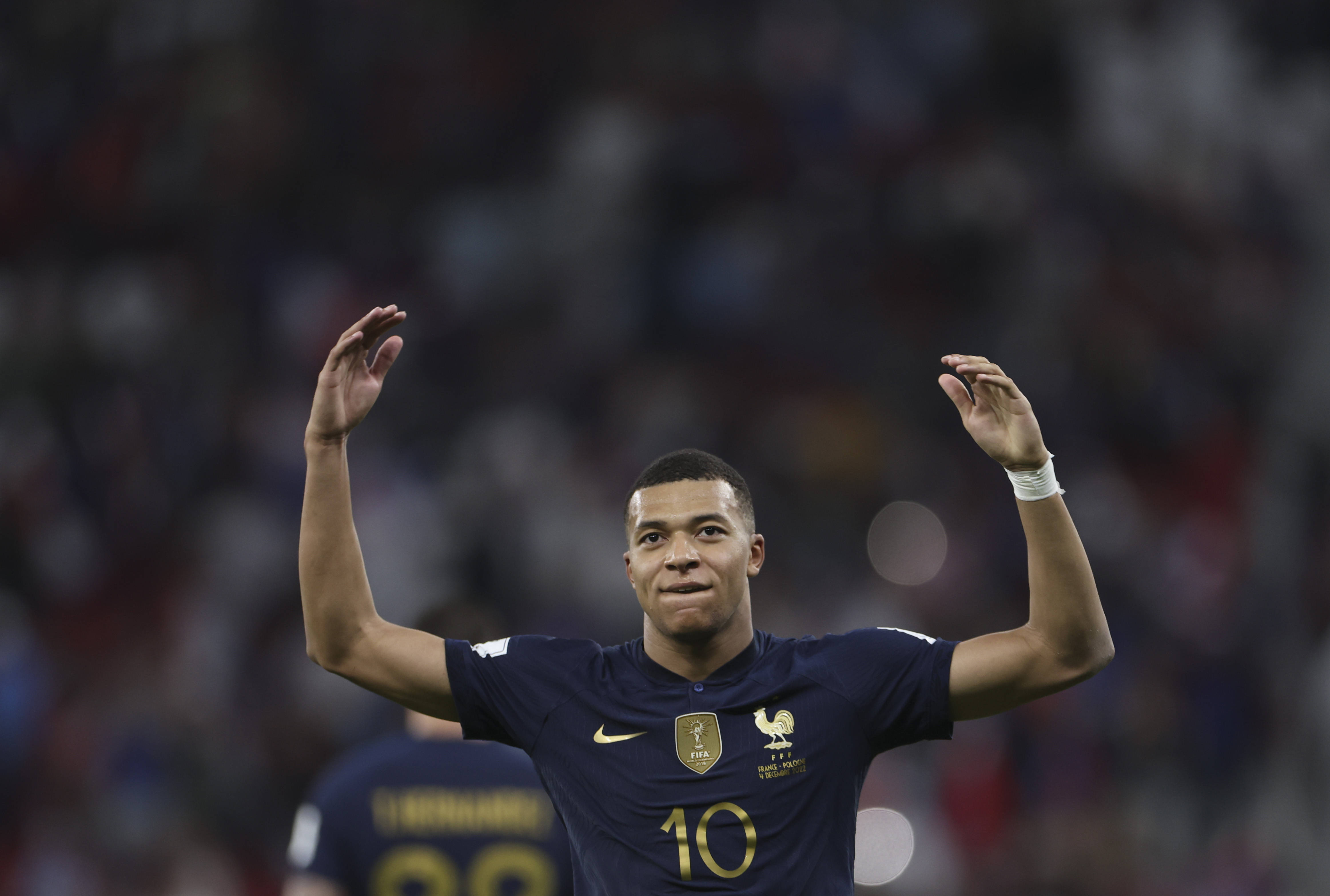 热刺街头绘制孙兴慜壁画迎接欧冠回归（热刺以孙兴慜街头壁画迎接欧冠重返）